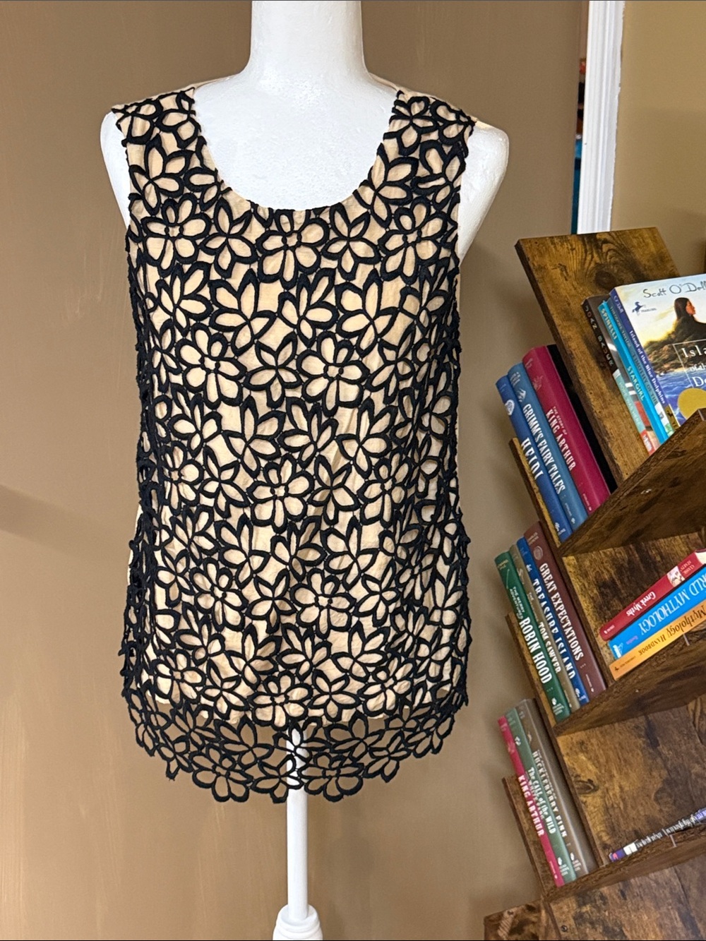 Neiman Marcus Black Floral Lace Overlay Camisole with Nude Lining